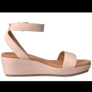 Gentle Soles by Kenneth Cole Wedge Sandal